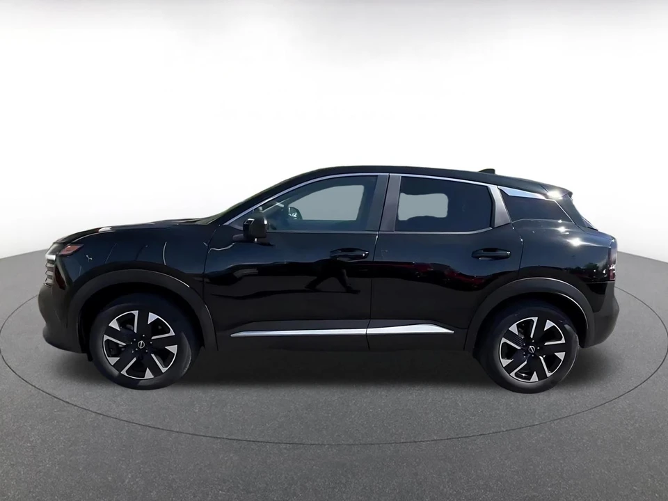 2025 Nissan Kicks - Image 8 of 31