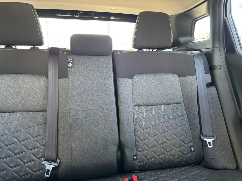 2025 Nissan Kicks - Image 30 of 31