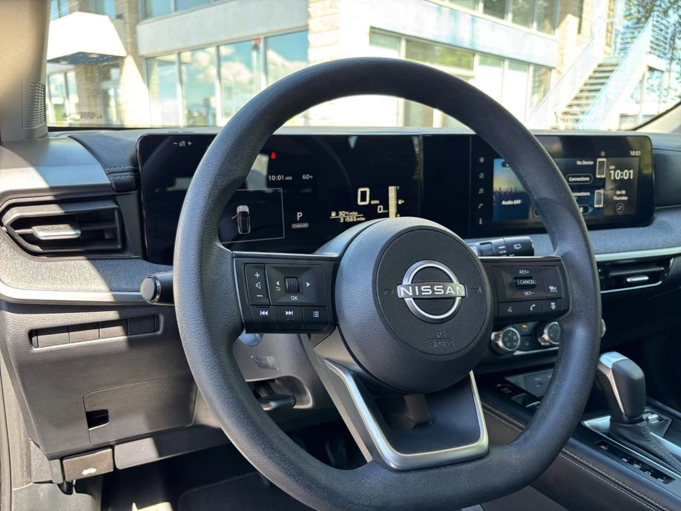 2025 Nissan Kicks - Image 29 of 31