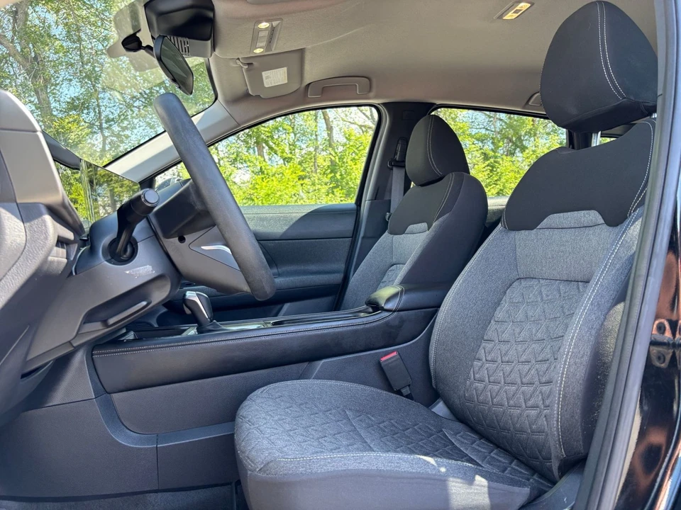 2025 Nissan Kicks - Image 22 of 31