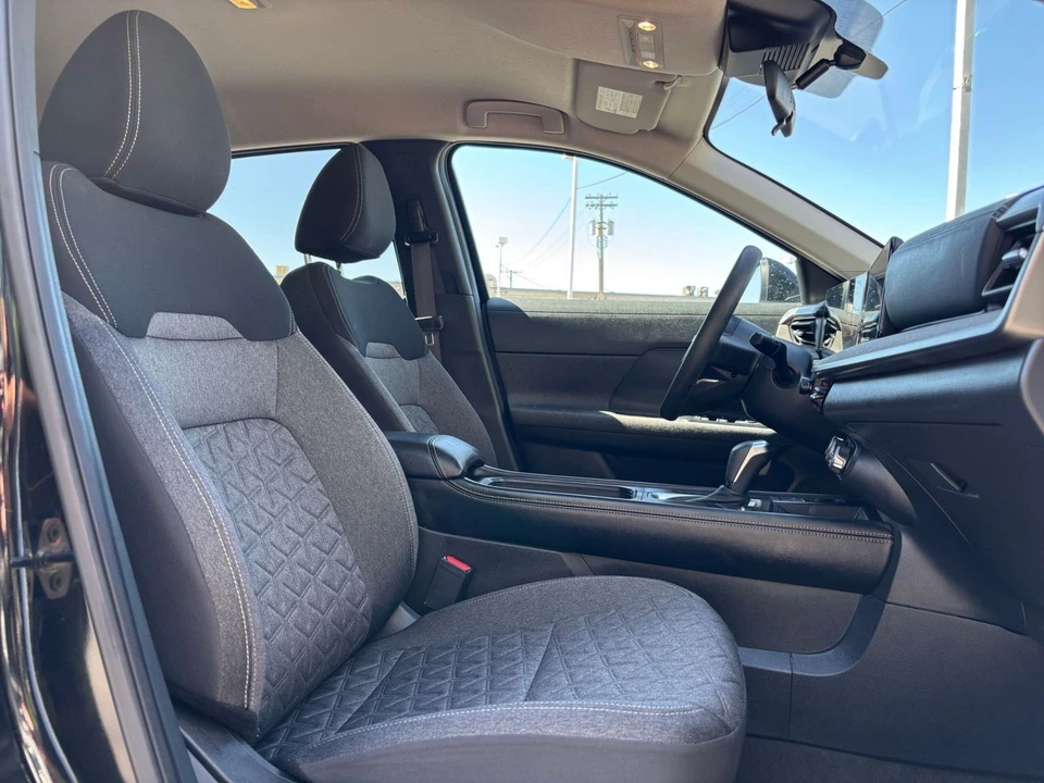 2025 Nissan Kicks - Image 31 of 31