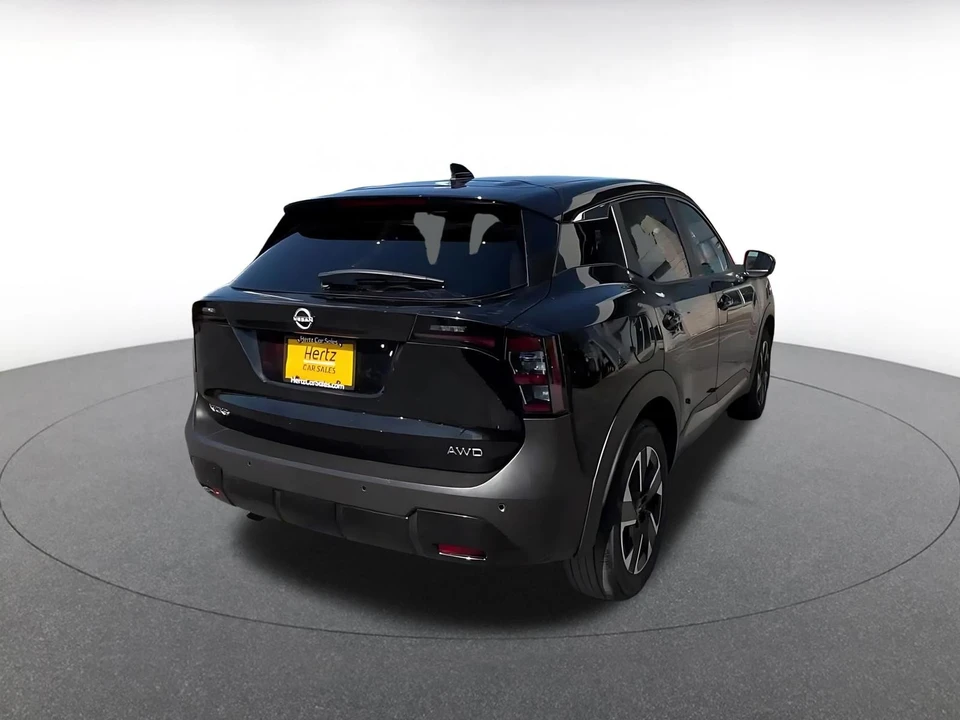 2025 Nissan Kicks - Image 16 of 31
