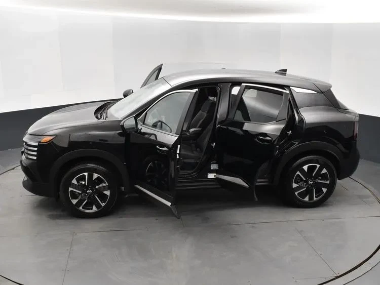 2025 Nissan Kicks - Image 7 of 12