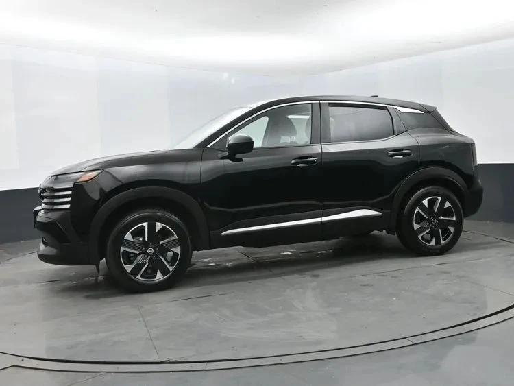 2025 Nissan Kicks - Image 5 of 12