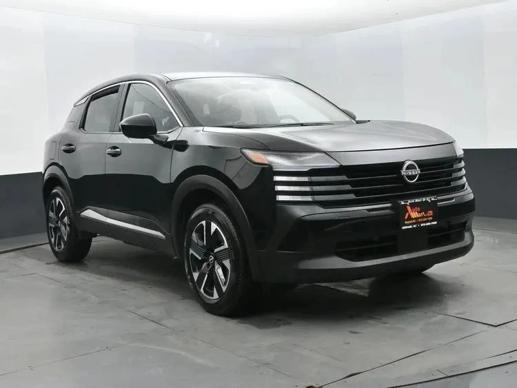 2025 Nissan Kicks - Image 2 of 12