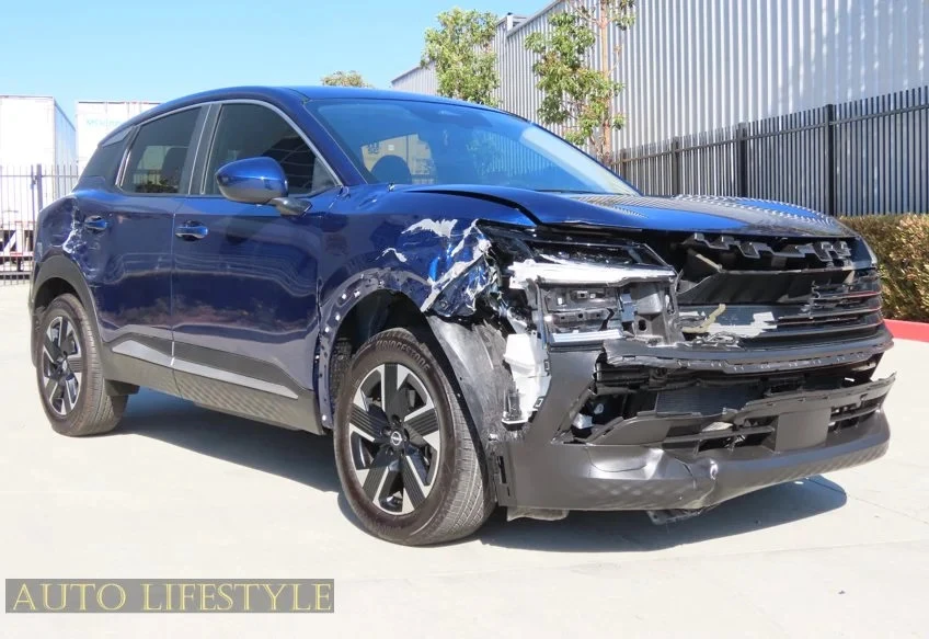 2025 Nissan Kicks - Image 4 of 31