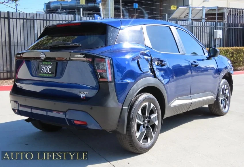 2025 Nissan Kicks - Image 7 of 31