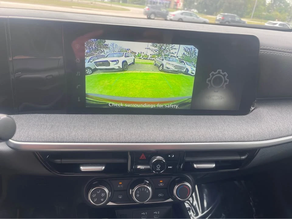 2025 Nissan Kicks - Image 7 of 8