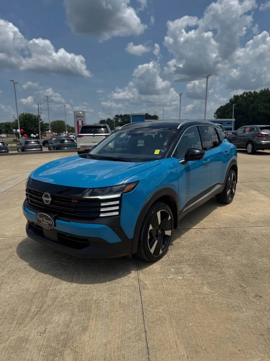 2025 Nissan Kicks - Image 2 of 5