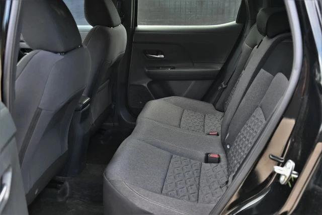 2025 Nissan Kicks - Image 17 of 20