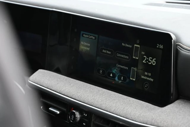 2025 Nissan Kicks - Image 11 of 20