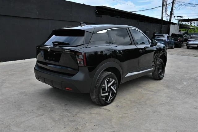 2025 Nissan Kicks - Image 5 of 20