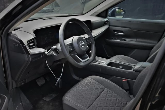 2025 Nissan Kicks - Image 12 of 20