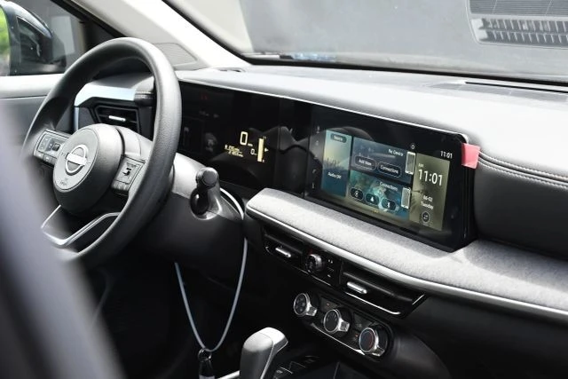 2025 Nissan Kicks - Image 13 of 22