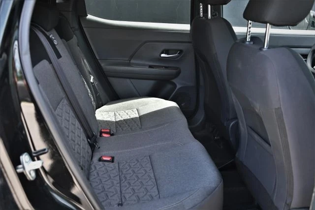 2025 Nissan Kicks - Image 19 of 22
