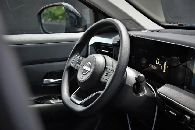 2025 Nissan Kicks - Image 14 of 22