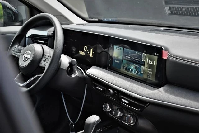 2025 Nissan Kicks - Image 12 of 22