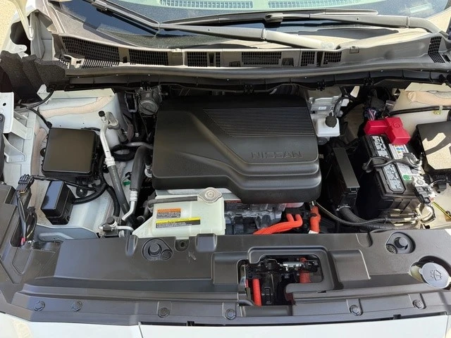 2025 Nissan Leaf - Image 9 of 21