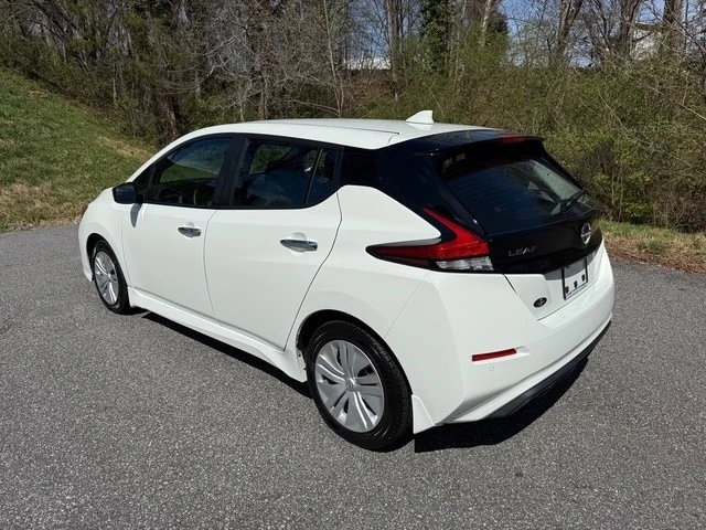 2025 Nissan Leaf - Image 8 of 21