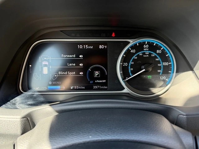 2025 Nissan Leaf - Image 19 of 21