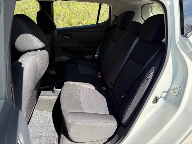 2025 Nissan Leaf - Image 14 of 21