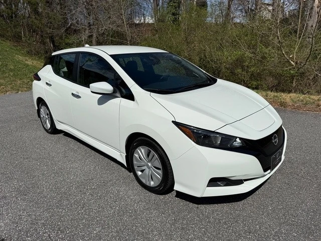 2025 Nissan Leaf - Image 4 of 21
