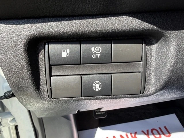 2025 Nissan Leaf - Image 13 of 21