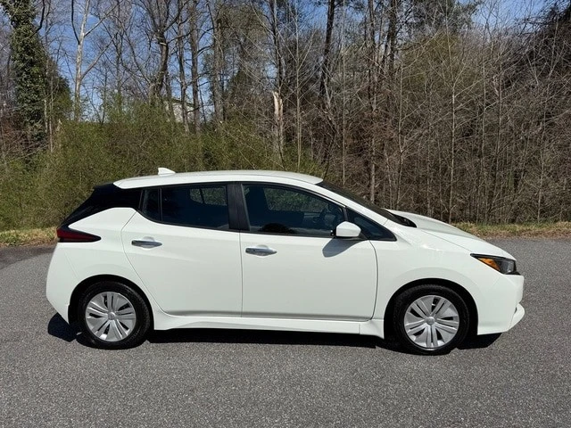 2025 Nissan Leaf - Image 5 of 21