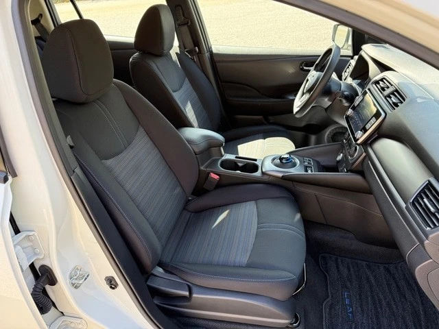 2025 Nissan Leaf - Image 17 of 21