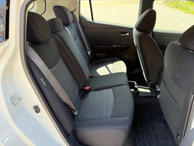2025 Nissan Leaf - Image 16 of 21