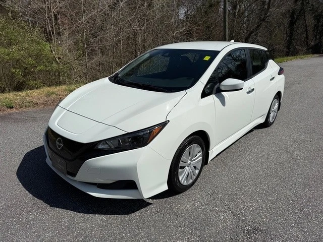 2025 Nissan Leaf - Image 2 of 21