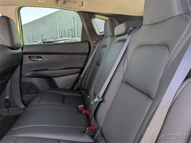 2025 Nissan Murano 4th Gen - Image 15 of 21