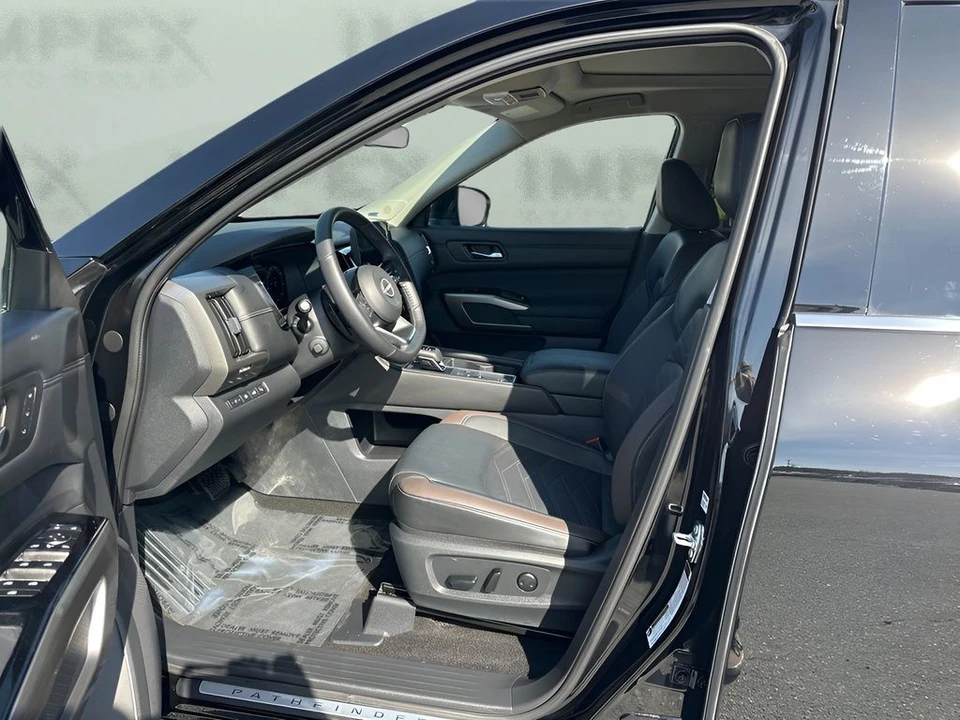2025 Nissan Pathfinder 5th Gen - Image 9 of 21