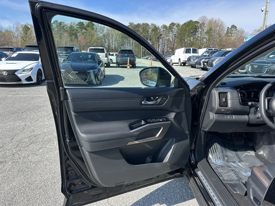 2025 Nissan Pathfinder 5th Gen - Image 21 of 21