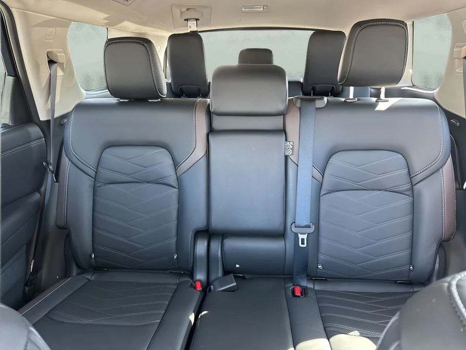2025 Nissan Pathfinder 5th Gen - Image 11 of 21