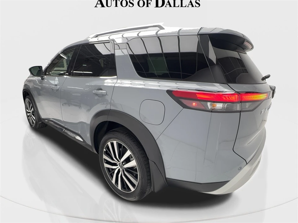 2025 Nissan Pathfinder 5th Gen - Image 10 of 12