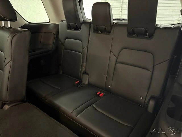 2025 Nissan Pathfinder 5th Gen - Image 17 of 21