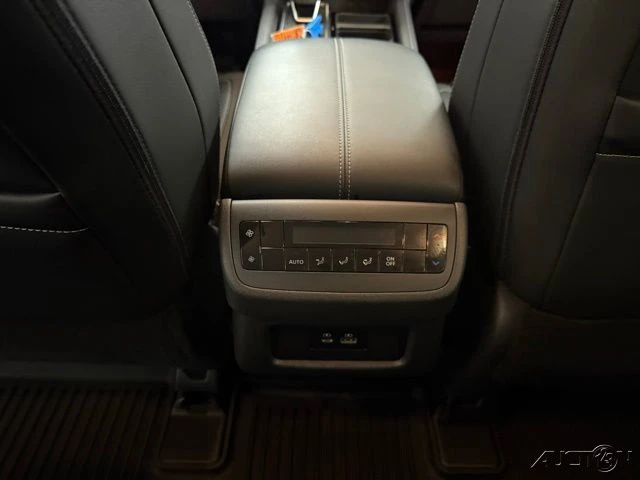 2025 Nissan Pathfinder 5th Gen - Image 18 of 21