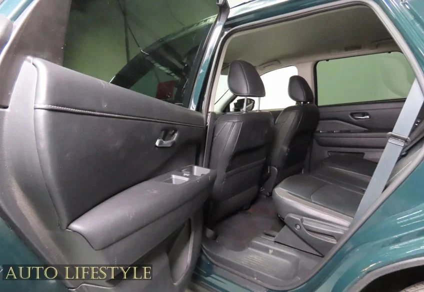2025 Nissan Pathfinder 5th Gen - Image 29 of 31