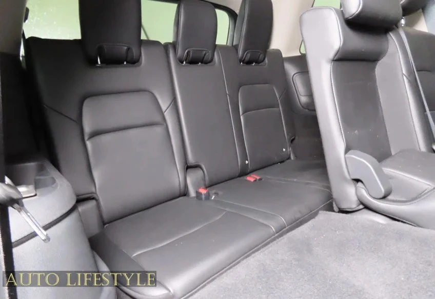 2025 Nissan Pathfinder 5th Gen - Image 28 of 31