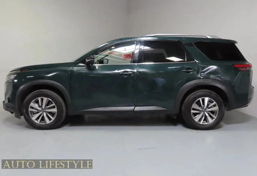 2025 Nissan Pathfinder 5th Gen - Image 10 of 31