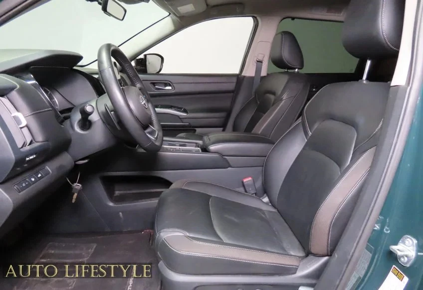 2025 Nissan Pathfinder 5th Gen - Image 18 of 31