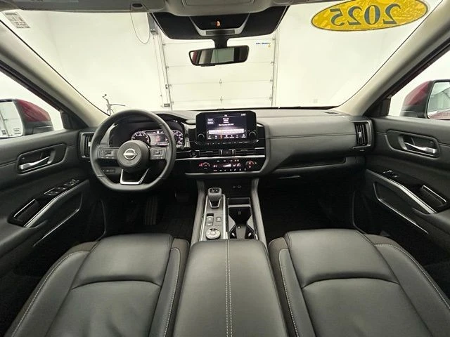 2025 Nissan Pathfinder 5th Gen - Image 2 of 12