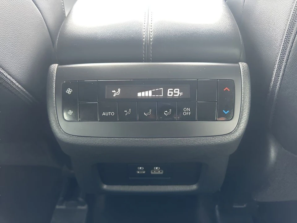 2025 Nissan Pathfinder 5th Gen - Image 13 of 21