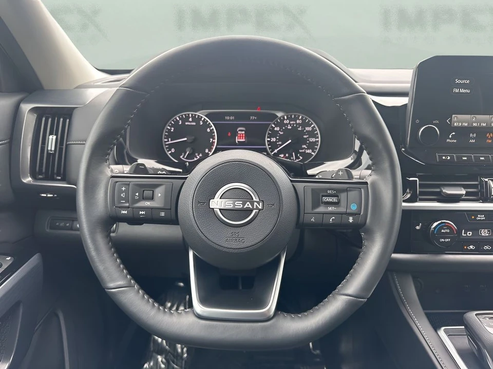 2025 Nissan Pathfinder 5th Gen - Image 15 of 21