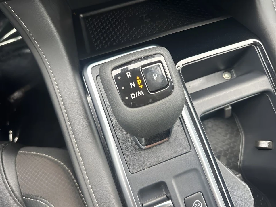 2025 Nissan Pathfinder 5th Gen - Image 18 of 21