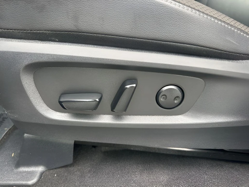 2025 Nissan Pathfinder 5th Gen - Image 10 of 12