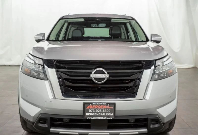 2025 Nissan Pathfinder 5th Gen - Image 2 of 12
