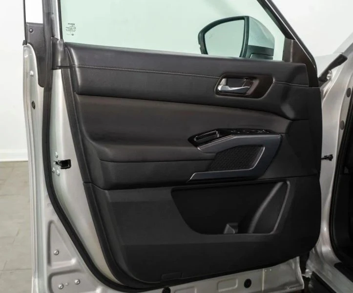 2025 Nissan Pathfinder 5th Gen - Image 5 of 12