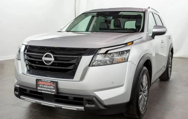 2025 Nissan Pathfinder 5th Gen - Image 4 of 12